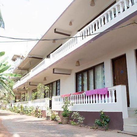 Sea View Resort Morjim Exterior foto